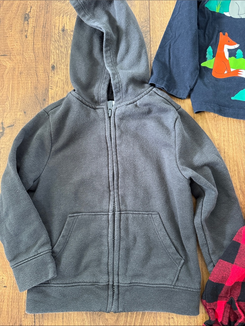 Bundle of toddler long sleeve shirts, size 2T - Picture 2 of 5